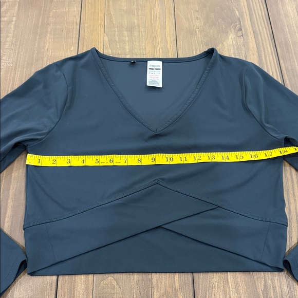 Gymshark Crossover Long Sleeve Crop Top - Picture 5 of 7